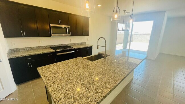 Foto del edificio - 37406 W San Clemente St