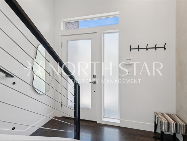 Building Photo - Contemporary Stunner in North East Portland