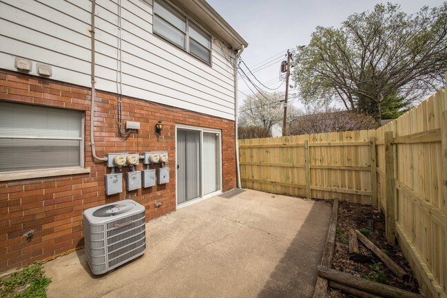 Foto del edificio - 3301-3341 Lakeview St