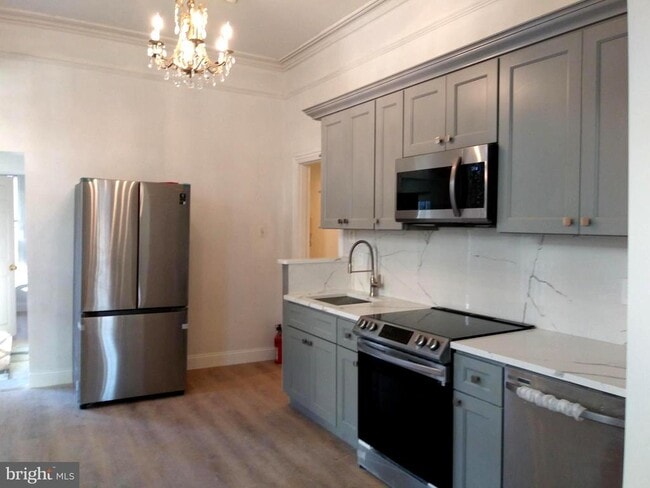 Building Photo - 317 N 33rd St