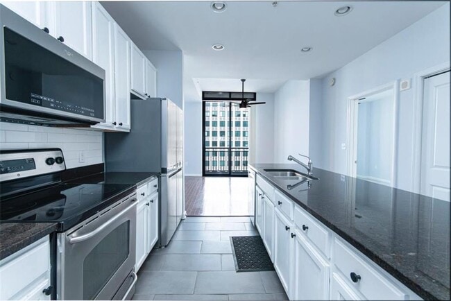 Building Photo - 3040 Peachtree Rd