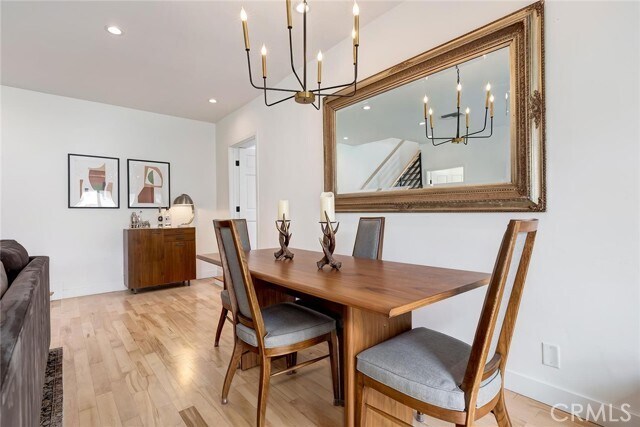 Foto del edificio - 8611 Rosewood Ave