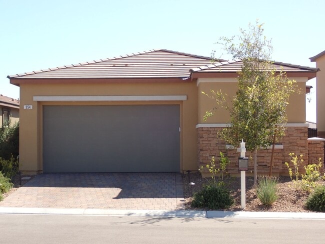 Building Photo - Beautiful Single Story Summerlin Home In L...
