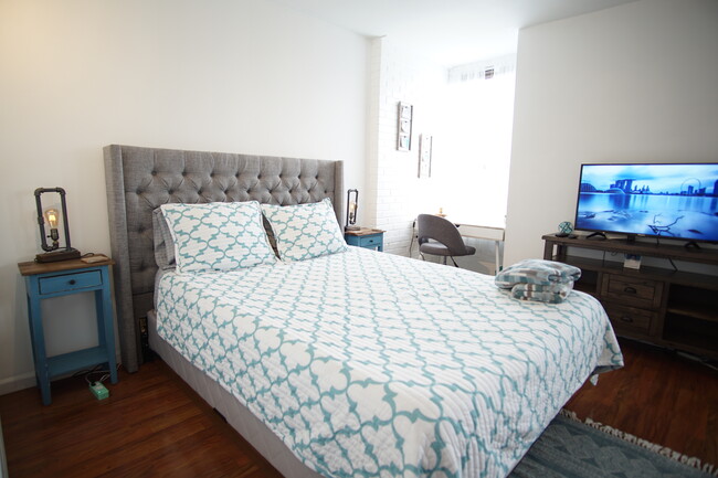 Foto del edificio - 636 W Webster Ave
