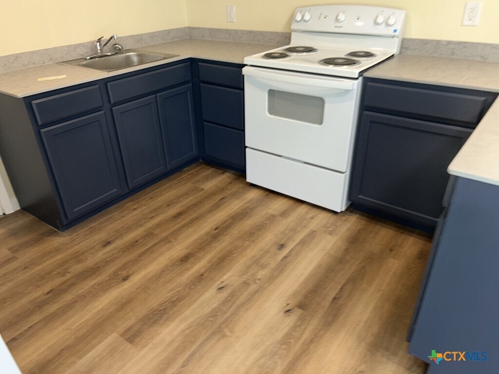 Foto del edificio - 1606 Stewart St