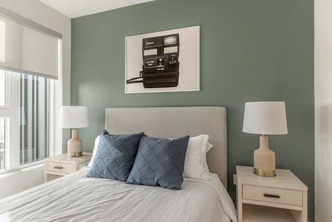 Foto del edificio - 1288 E Hillsdale Blvd