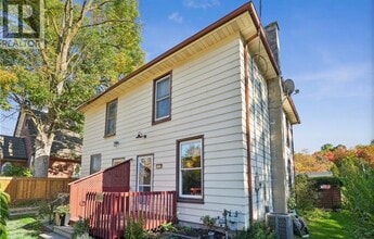 Building Photo - 2055 Embleton Rd