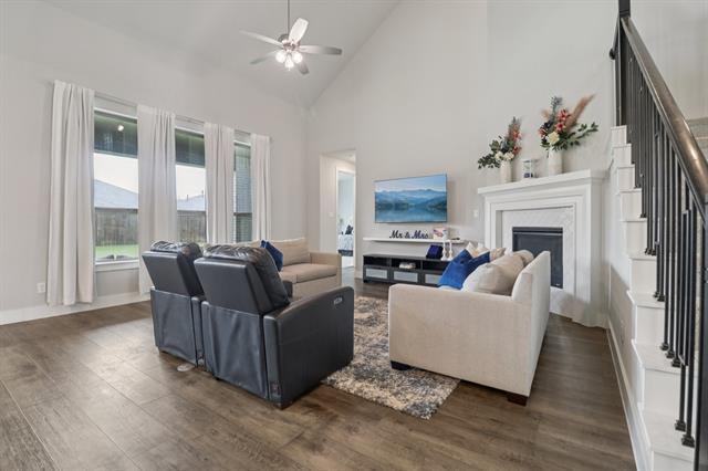 Foto del edificio - 1329 Stoneleigh Pl