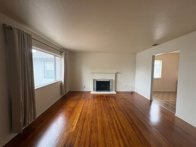 Photo - 820 Bryte Ave House