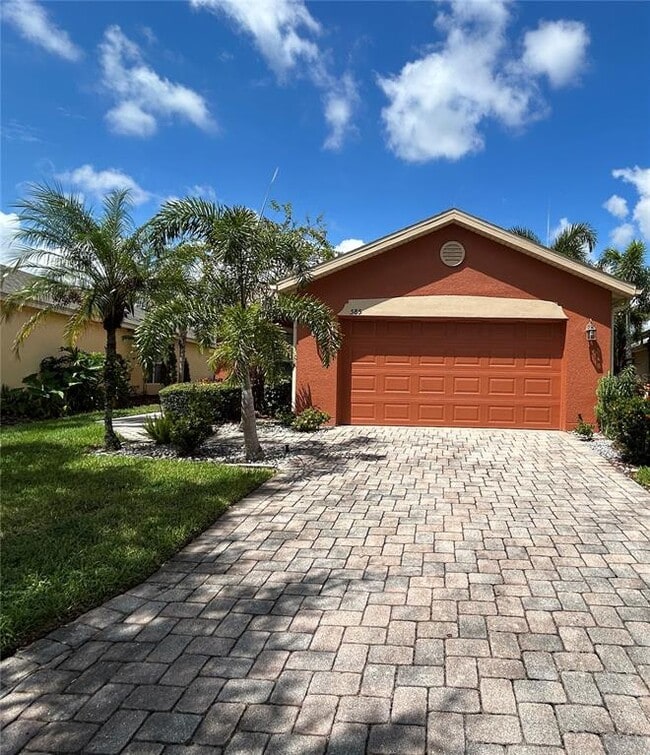 Building Photo - 585 Grand Canal Dr