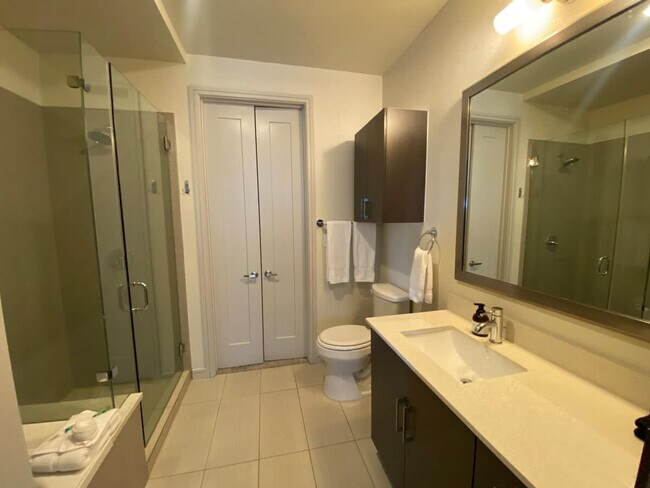 Foto del edificio - 615 W 7th St