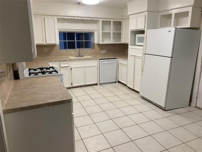 Foto del edificio - 215 E 25th St