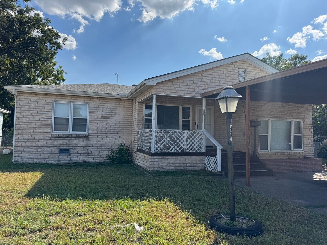 Foto principal - 1414 NW Bessie Ave