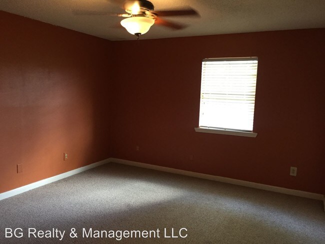 Building Photo - 2 br, 1.5 bath House - 2337 Robley Dr