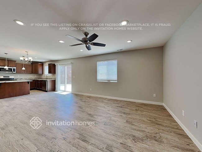 Foto del edificio - 4059 Creek Legend View