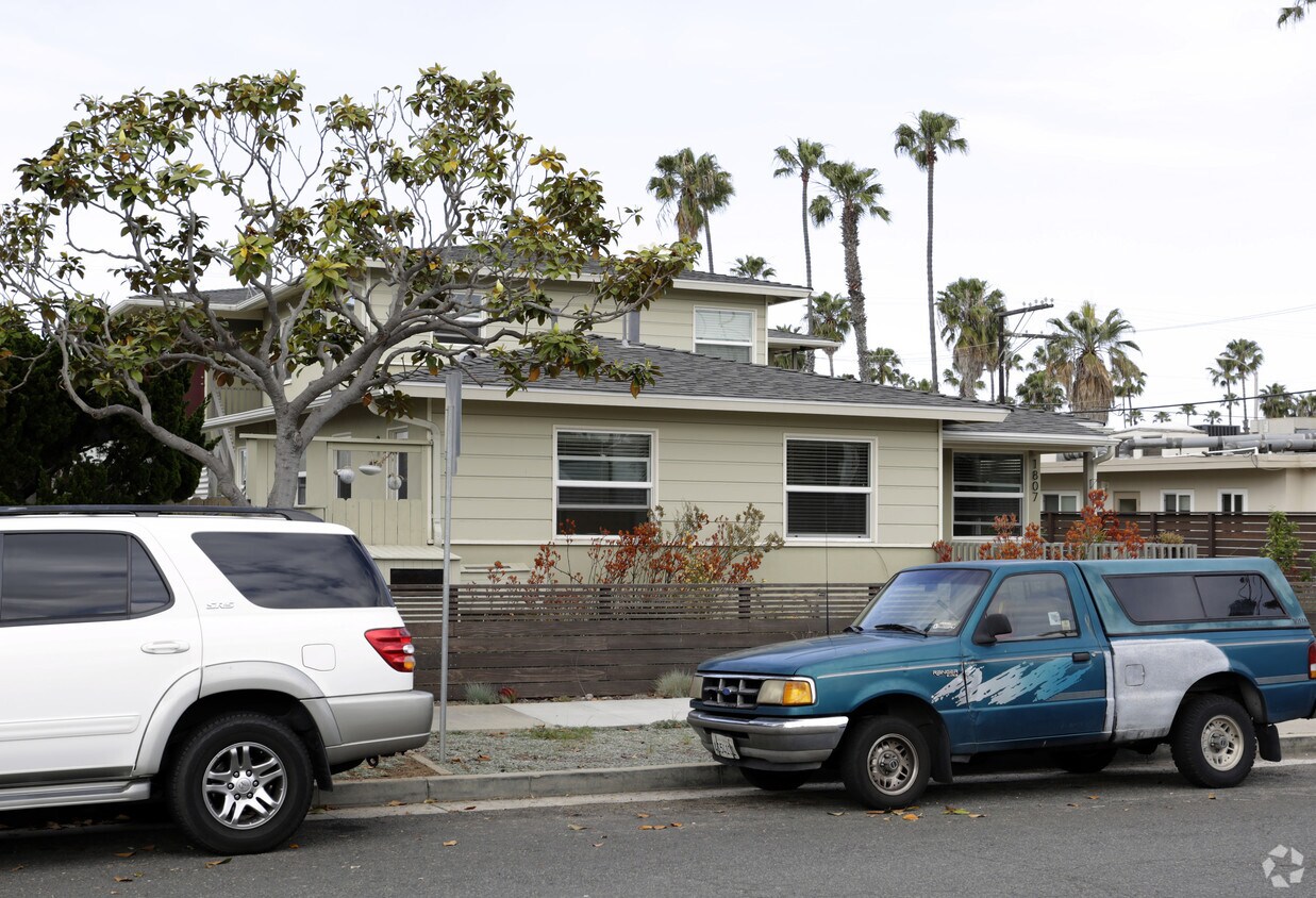 Building Photo - 1807 Alvarado St