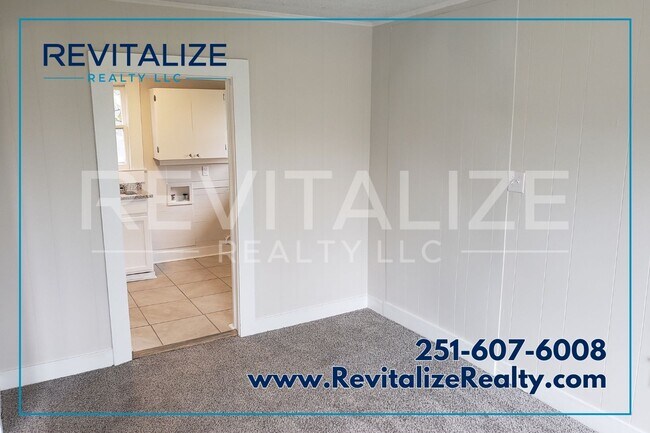 Building Photo - Completely Renovated 3 Bedroom 2 Bathroom ...
