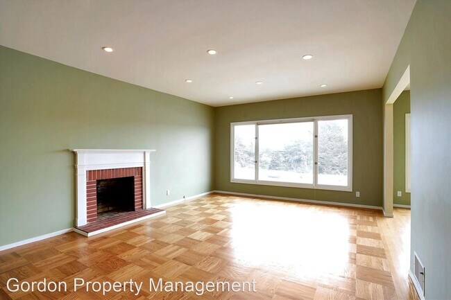 Foto del edificio - 3 br, 3 bath House - 452 Gellert Drive