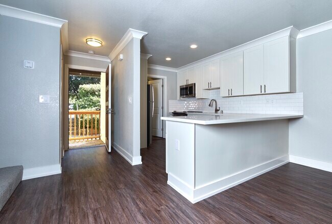 Building Photo - 5050 Wilder Dr