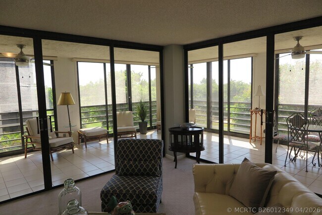 Building Photo - 7578 Regency Lake Dr