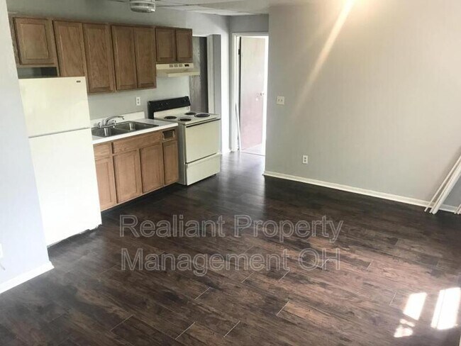 Building Photo - 1646 Pulte St