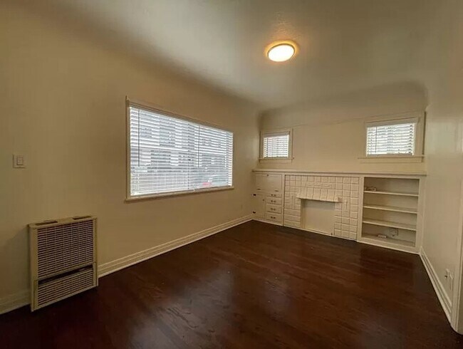 Foto del edificio - Amazing 1 Bedroom Cottage in the Heart of University Heights