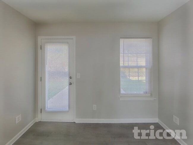 Building Photo - 1482 Kindred Cir NW