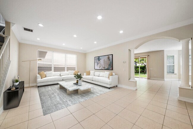 Foto del edificio - 8477 Breezy Hill Dr
