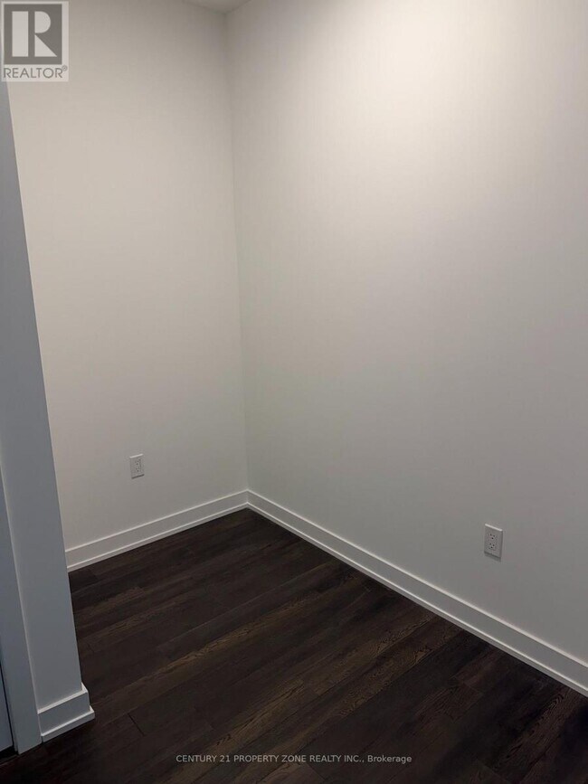 Building Photo - 15 Skyridge Dr