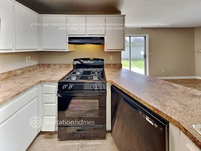 Building Photo - 7951 E Field Dr