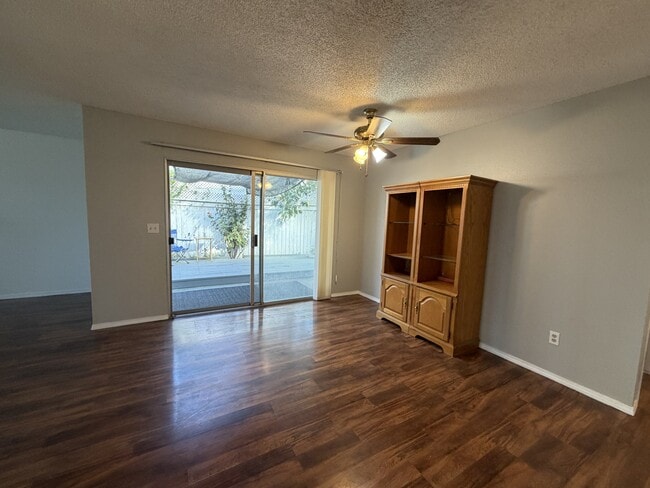 Building Photo - 1381 Hobart Dr