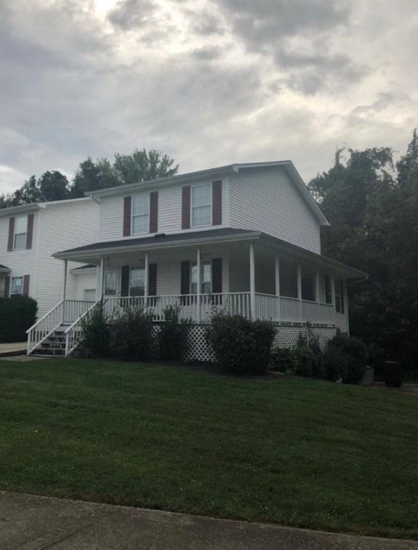 Building Photo - 427 Fairgrounds Rd