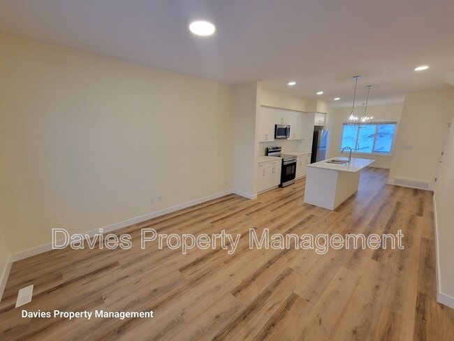 Building Photo - 4582 Warbler Loop NW