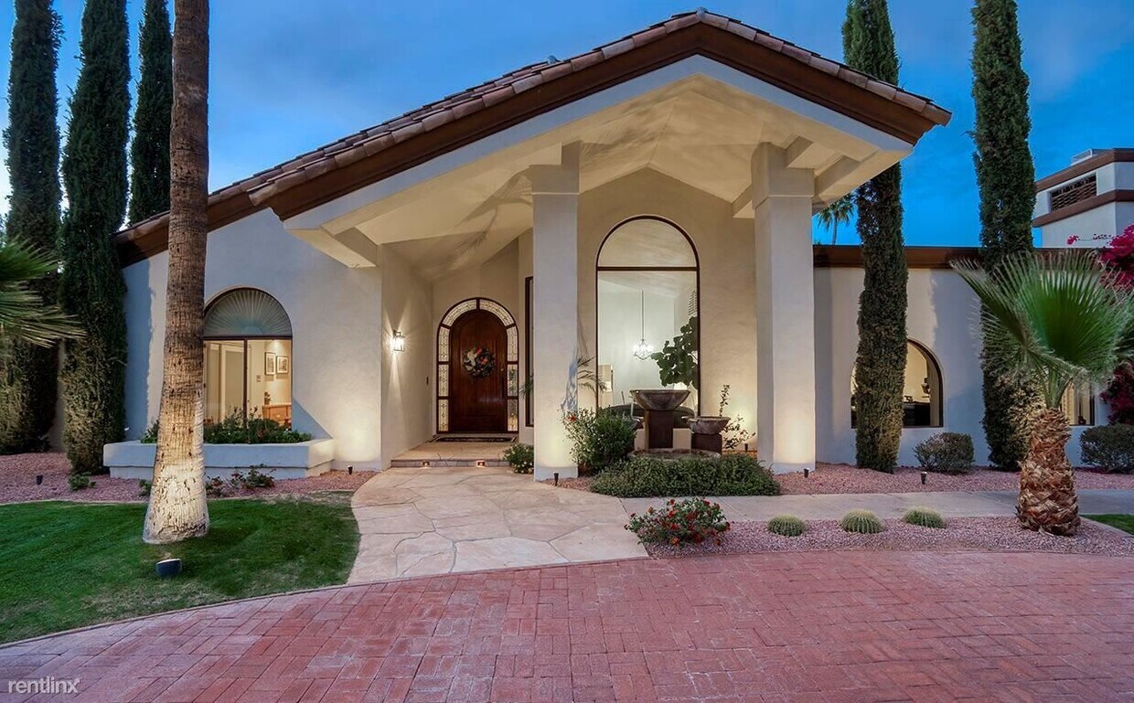 Primary Photo - 4 br, 3 bath House - 8260 E Sutton Dr