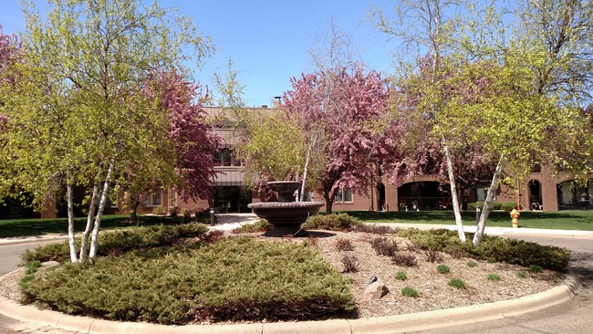 Foto del edificio - The Parkshore Apartments of Arden Hills