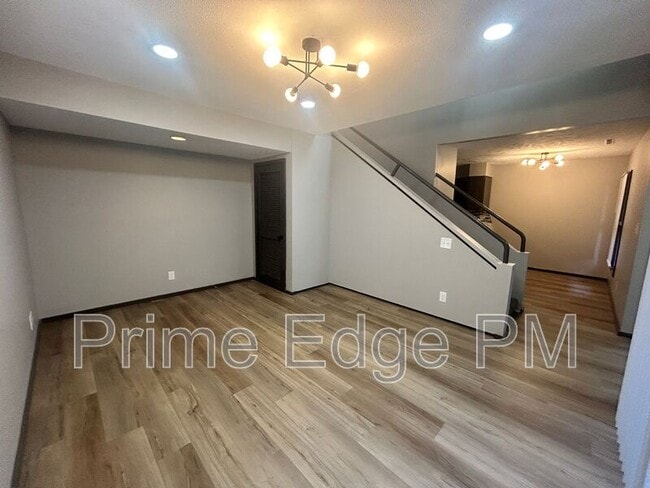 Building Photo - 1841 Ridgehaven Ct