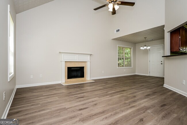 Building Photo - 55 Manderly Way