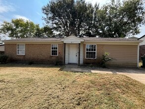 Building Photo - 1823 Dorchester Dr