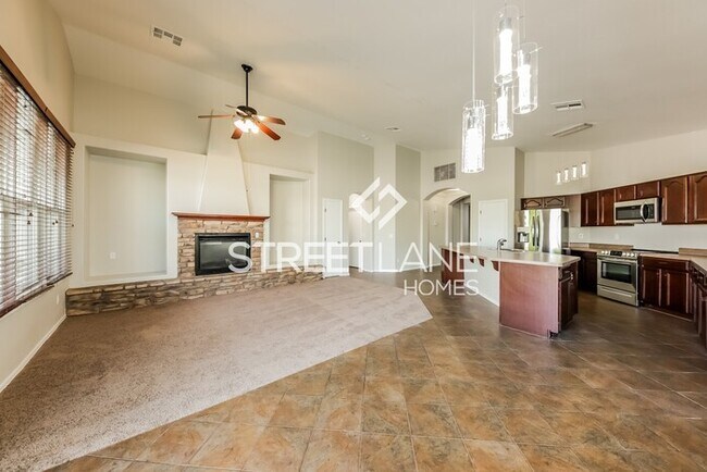 Building Photo - REDUCED!