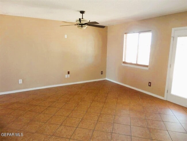 Building Photo - 3984 Tierra Venado Dr