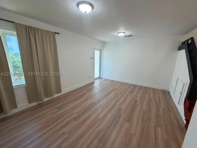 Foto del edificio - 655 85th St
