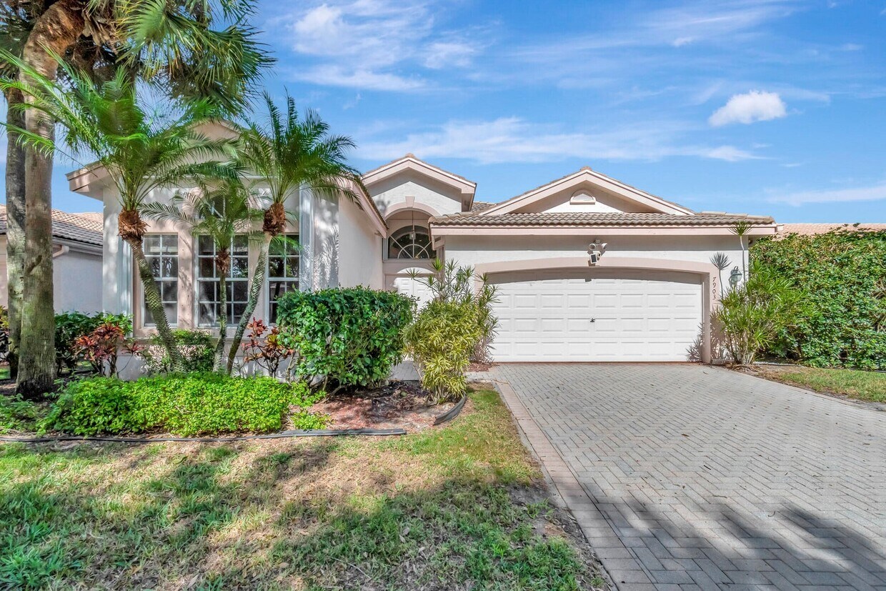 Foto principal - 7903 Samara St