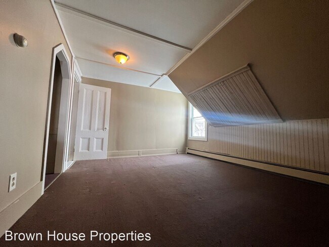 Building Photo - 3 br, 1 bath House - 5 Halde St