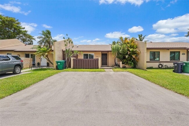 Building Photo - 12340 SW 115th Terrace