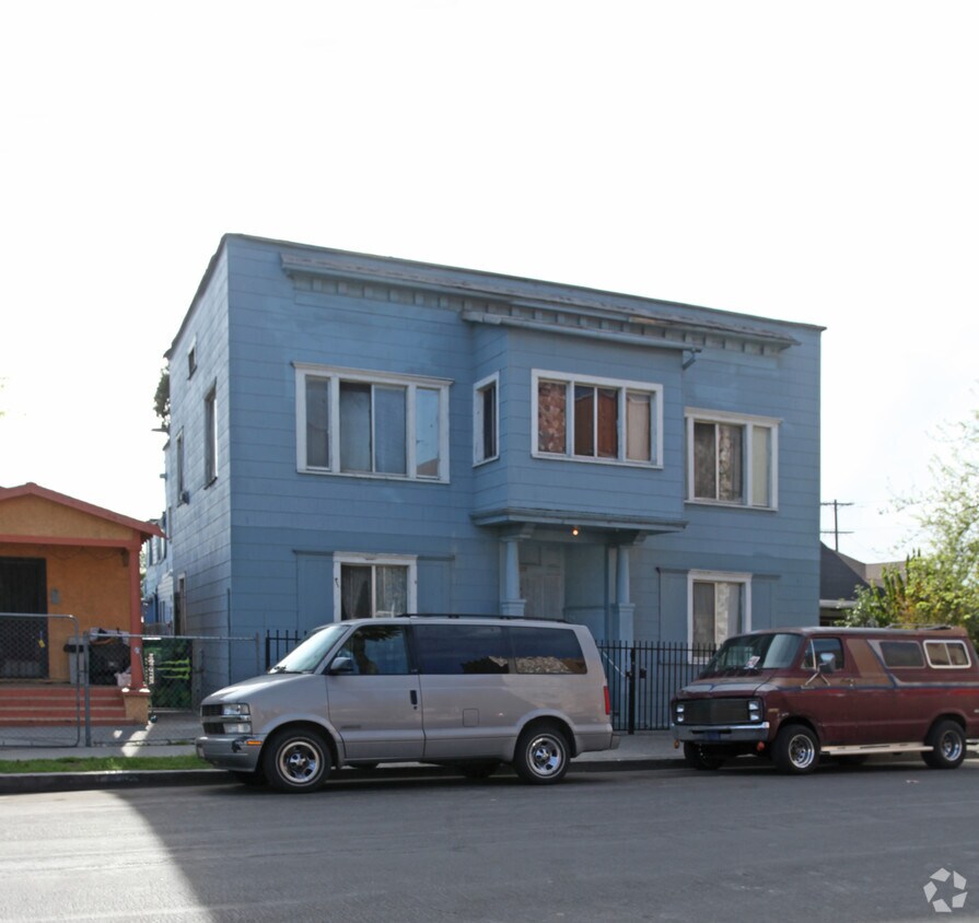 Building Photo - 1328 E 21st St