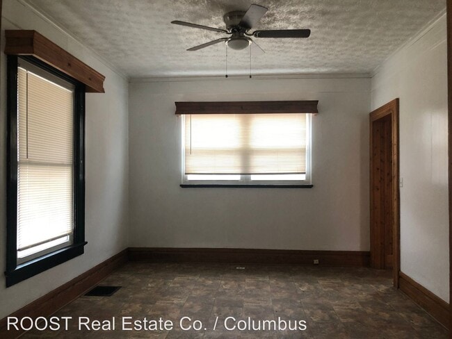 Building Photo - 4 br, 1.5 bath House - 92 N. Ogden Avenue