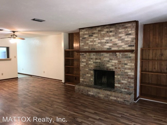 Building Photo - 330 Teal Ln