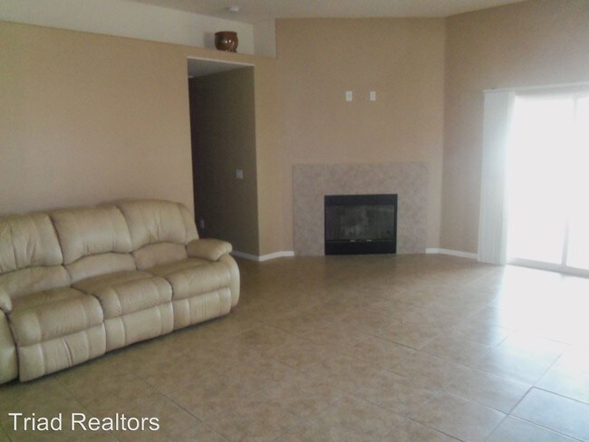 Building Photo - 7018 El Sol Ave