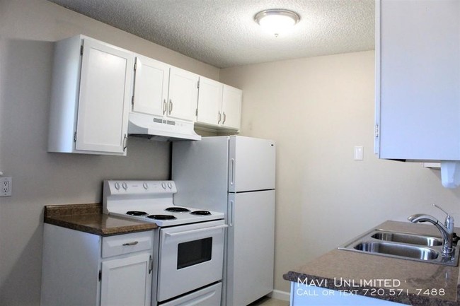 Building Photo - bedroom in Arvada CO 80002