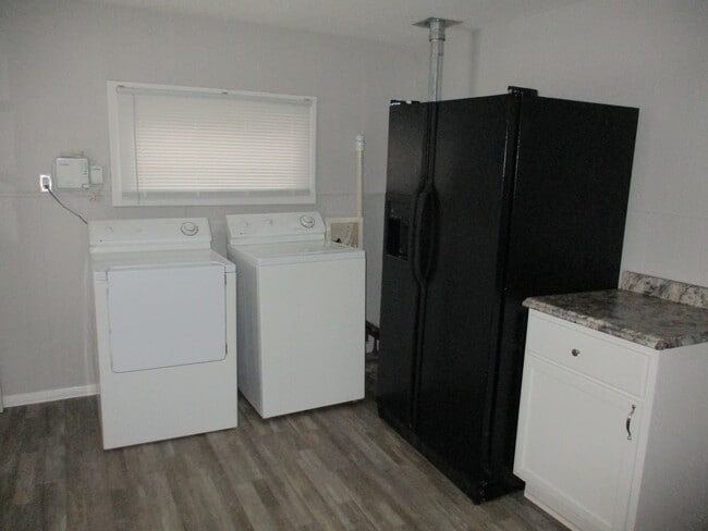 Building Photo - COMING SOON! Ranch Style 2 Bedroom!!